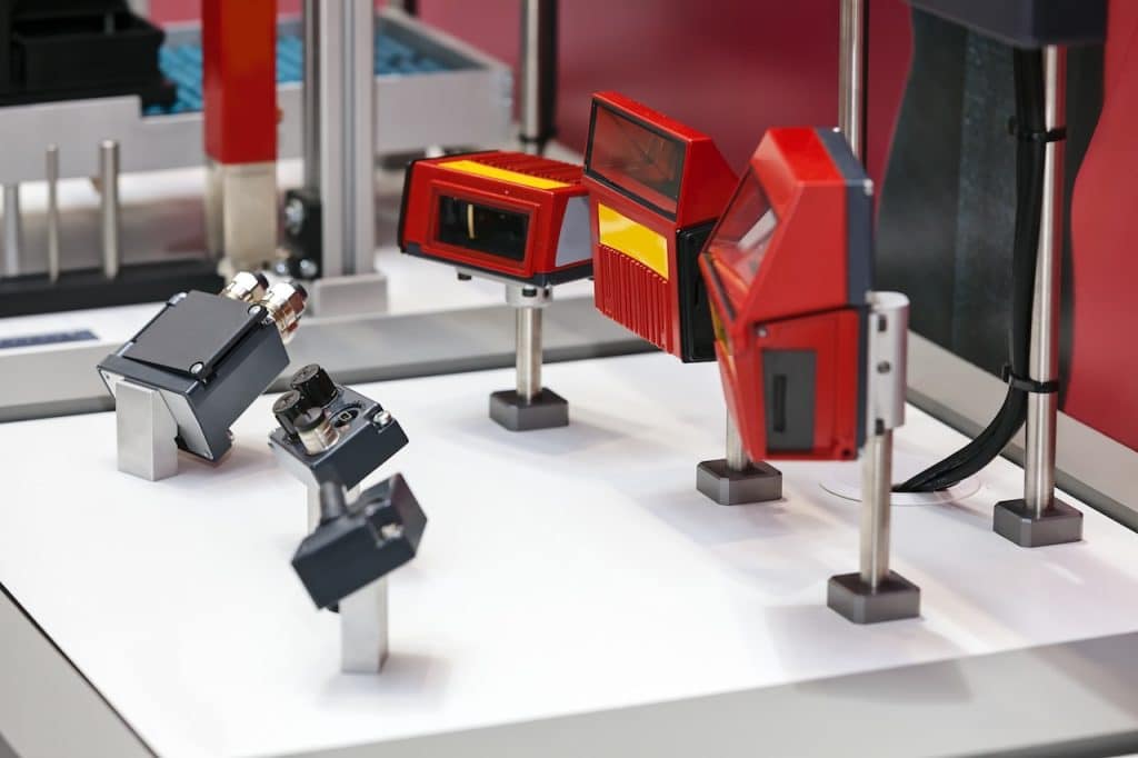 Learn how load cells are tested for durability under extreme temperatures, moisture, vibration, and real-world conditions to ensure accurate and reliable force measurement.